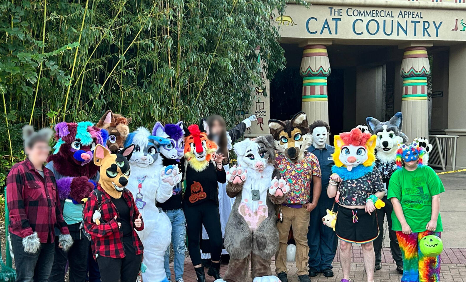 MemFurs group photo at Zoo Boo! MemFurs group photo at Zoo Boo!